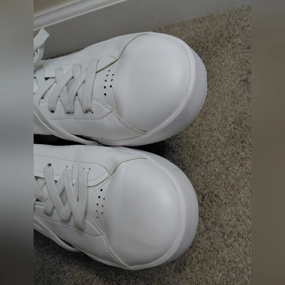 On Running Wome's Size 10.5 White Sneakers